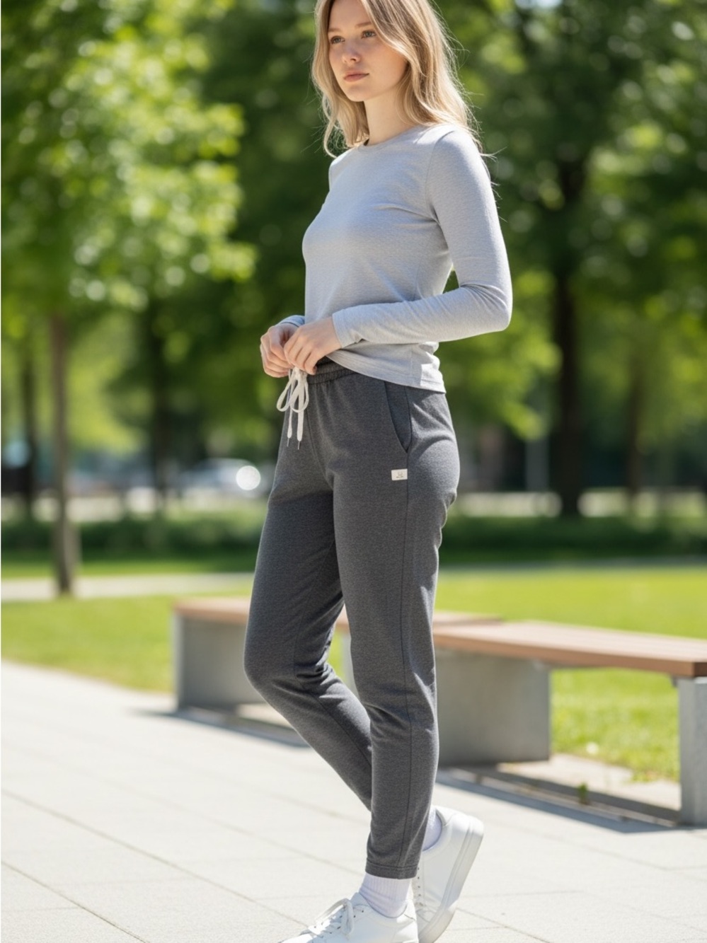 Vuori Women's Drawstring Jogger Pants - Gray